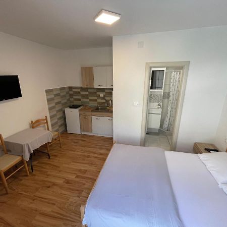 Apartments Dionis Котор Екстер'єр фото