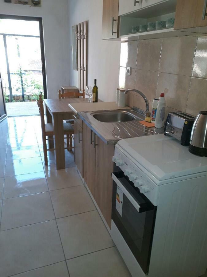 Apartments Dionis Котор Екстер'єр фото