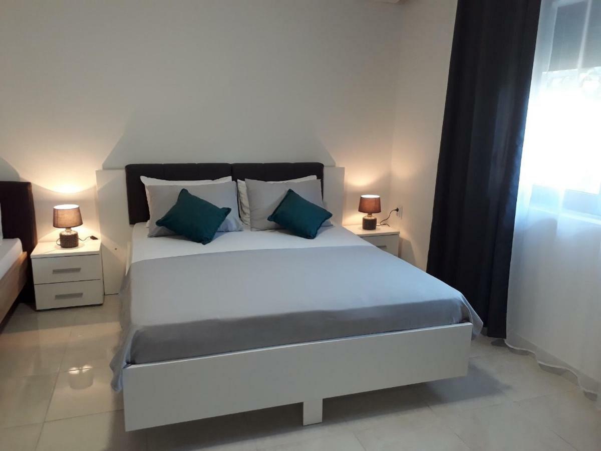 Apartments Dionis Котор Екстер'єр фото