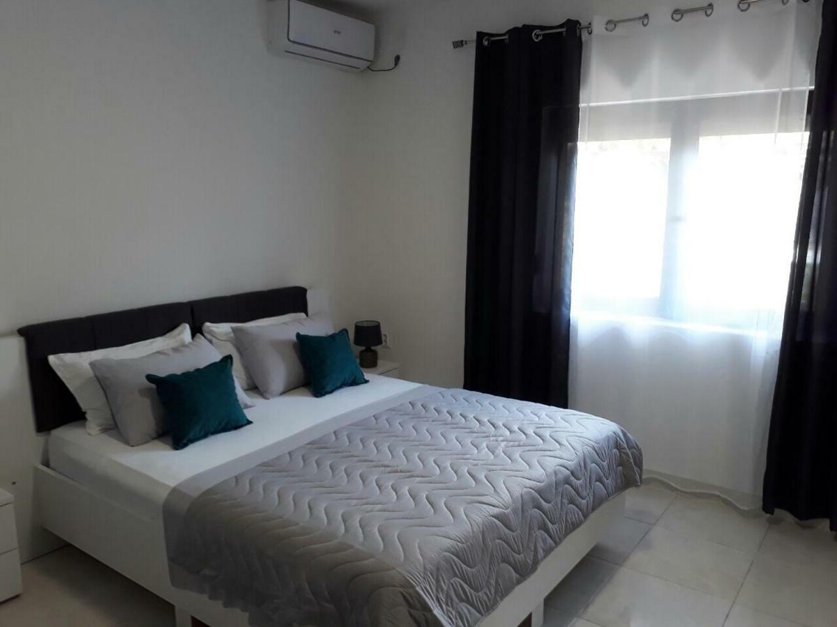 Apartments Dionis Котор Екстер'єр фото